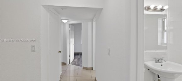 4 Schlafzimmer Doppelhaus in Miami, USA, Nr. 615086 7