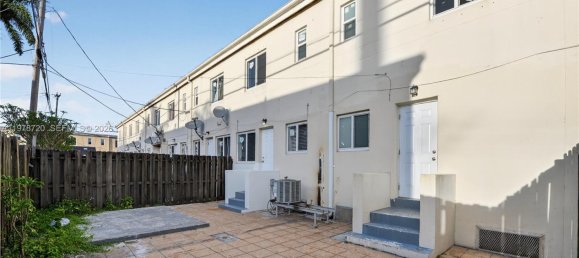 4 Schlafzimmer Doppelhaus in Miami, USA, Nr. 615086 22
