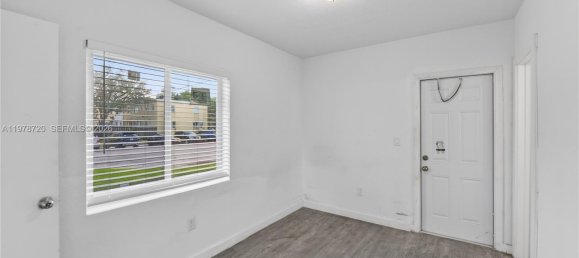 4 Schlafzimmer Doppelhaus in Miami, USA, Nr. 615086 16