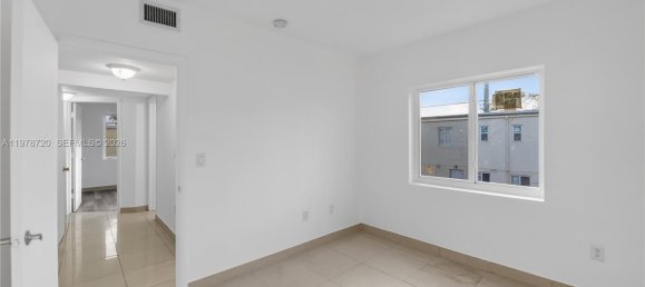 4 Schlafzimmer Doppelhaus in Miami, USA, Nr. 615086 8