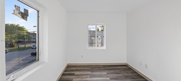 4 Schlafzimmer Doppelhaus in Miami, USA, Nr. 615086 3