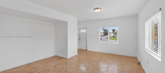 4 Schlafzimmer Doppelhaus in Miami, USA, Nr. 615086 24