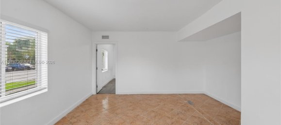 4 Schlafzimmer Doppelhaus in Miami, USA, Nr. 615086 14