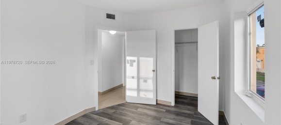 4 Schlafzimmer Doppelhaus in Miami, USA, Nr. 615086 2