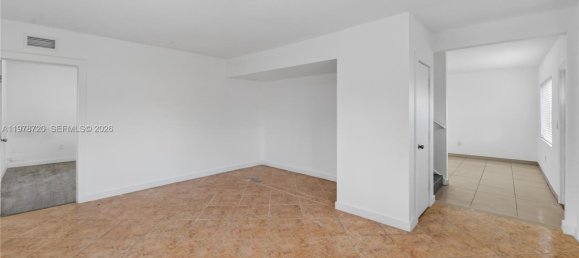 4 Schlafzimmer Doppelhaus in Miami, USA, Nr. 615086 28