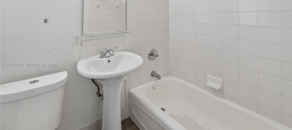 4 Schlafzimmer Doppelhaus in Miami, USA, Nr. 615086 26