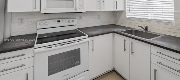 4 Schlafzimmer Doppelhaus in Miami, USA, Nr. 615086 11