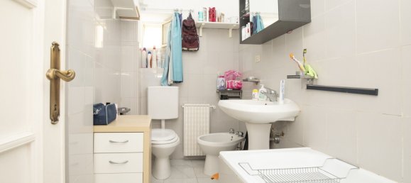 Apartamento de 2 dormitorios en Genoa, Italy No. 290956 24