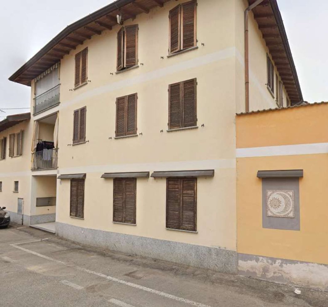 Apartamento de 4 dormitorios en Cilavegna, Italy No. 365288