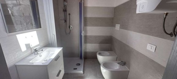 2-salle Appartement à Davoli, Italy No. 291062 8