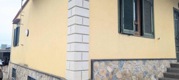 4-Zimmer Villa in Torre Annunziata, Italy, Nr. 32326 8