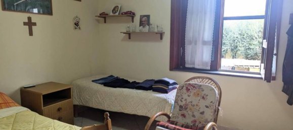 4-Zimmer Villa in Torre Annunziata, Italy, Nr. 32326 2