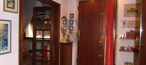 5 bedrooms Villa in Lucca, Italy No. 13878 16