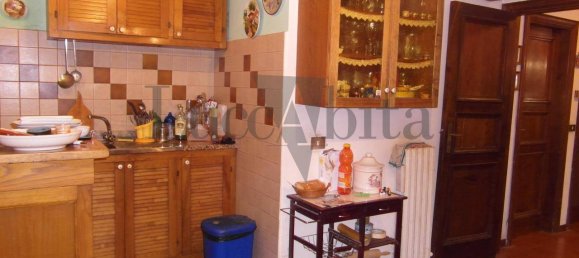 5 bedrooms Villa in Lucca, Italy No. 13878 12