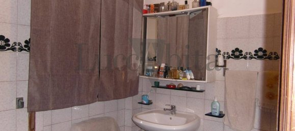 5 bedrooms Villa in Lucca, Italy No. 13878 19