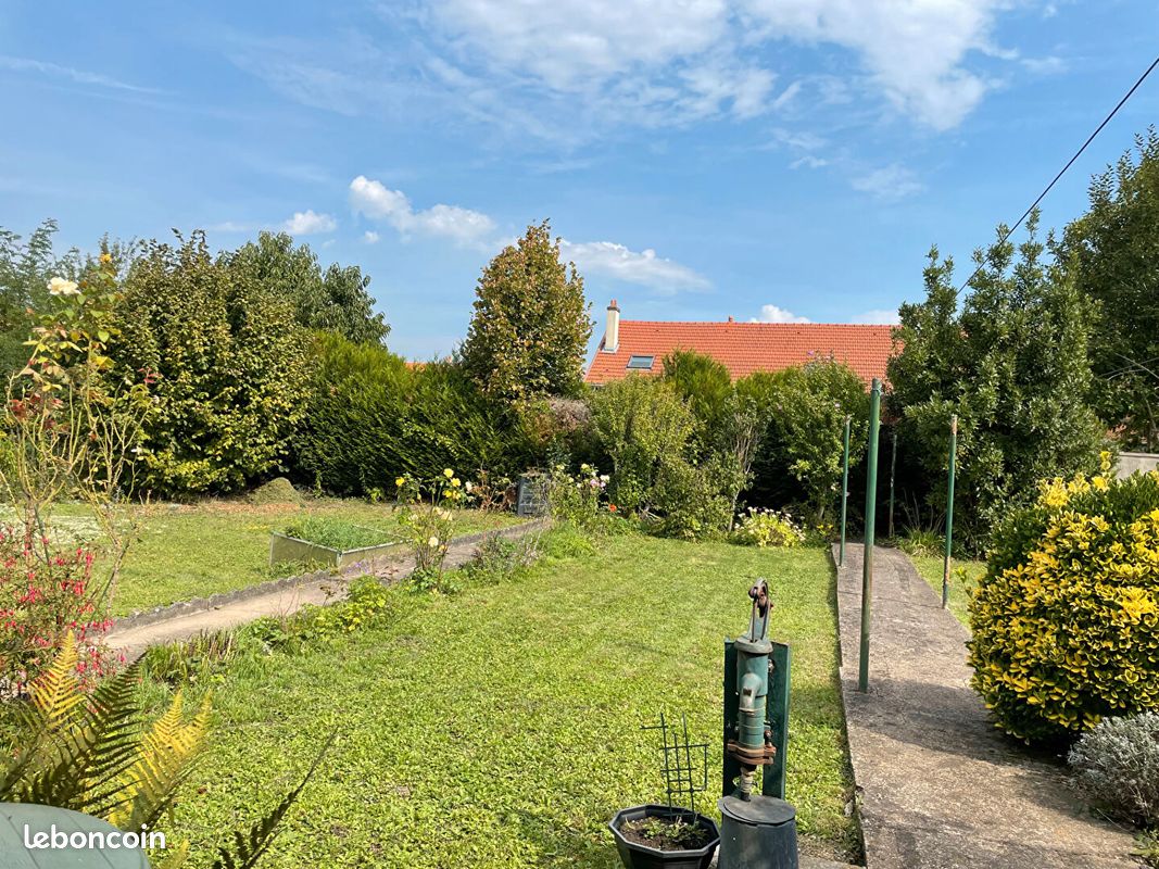 Casa de 2 dormitorios en Florange, France No. 80585