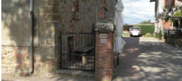 7 rooms Apartment in Sinalunga, Italy No. 200055 3