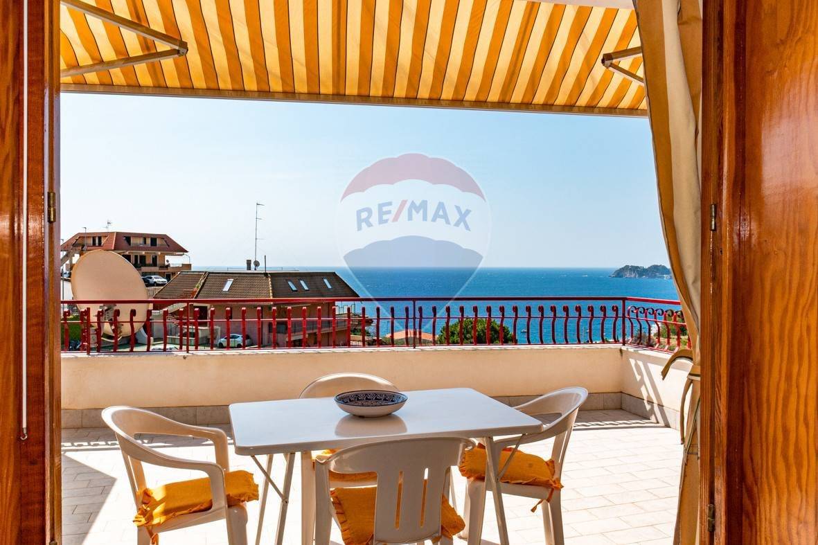 3 chambres Appartement à Letojanni, Italy No. 166361