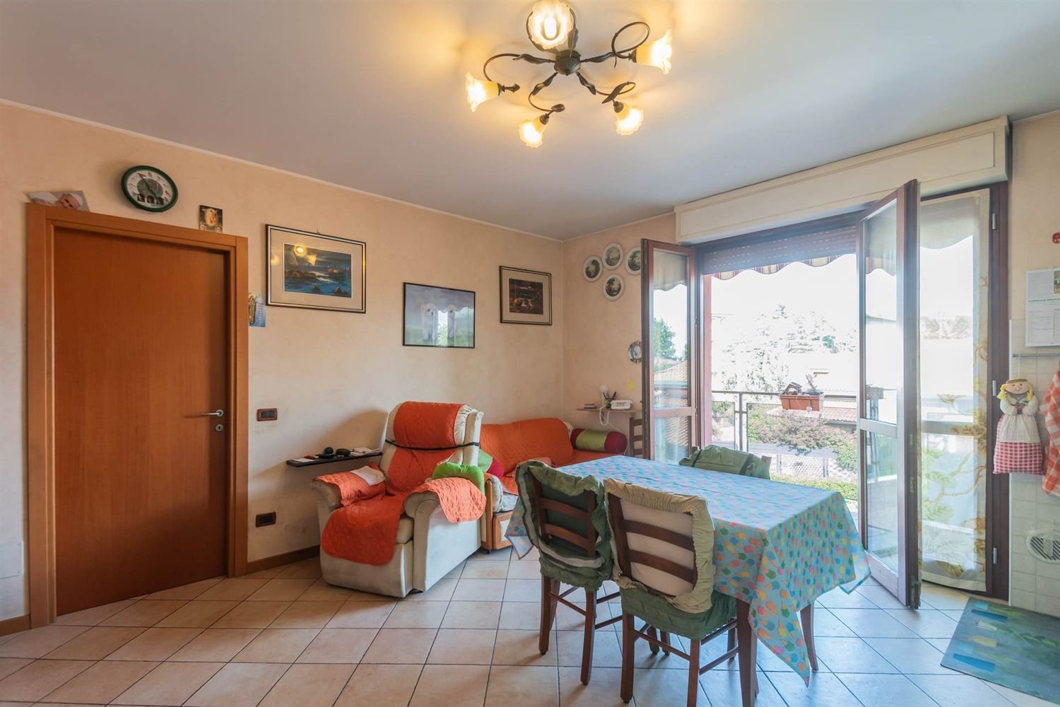 2غرفة شقة في Cornate d'Adda, Italy رقم 276685