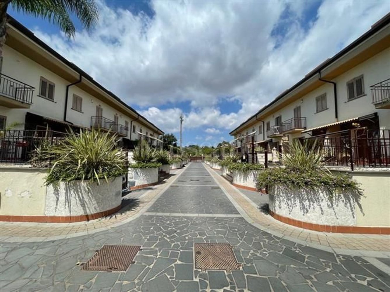 6غرفة فيلا في San Giovanni la Punta, Italy رقم 293268