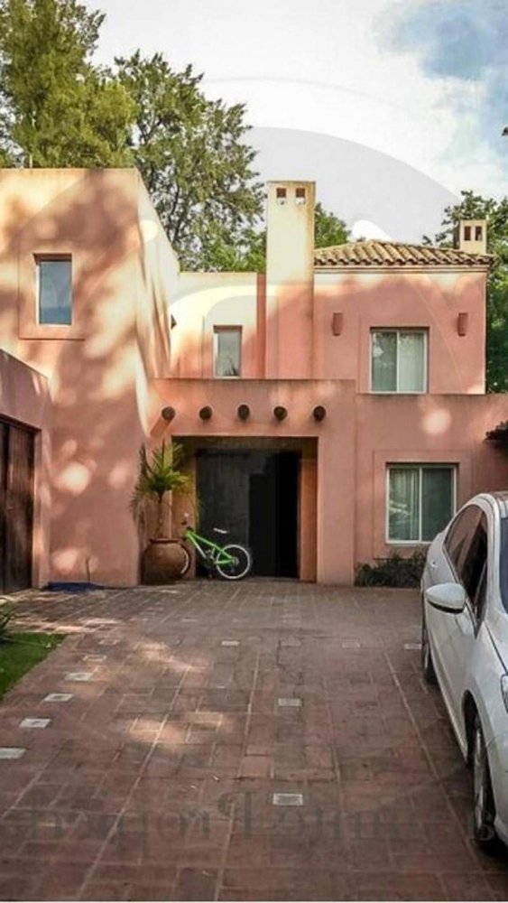 3 bedrooms House in Tigre, Argentina No. 21597