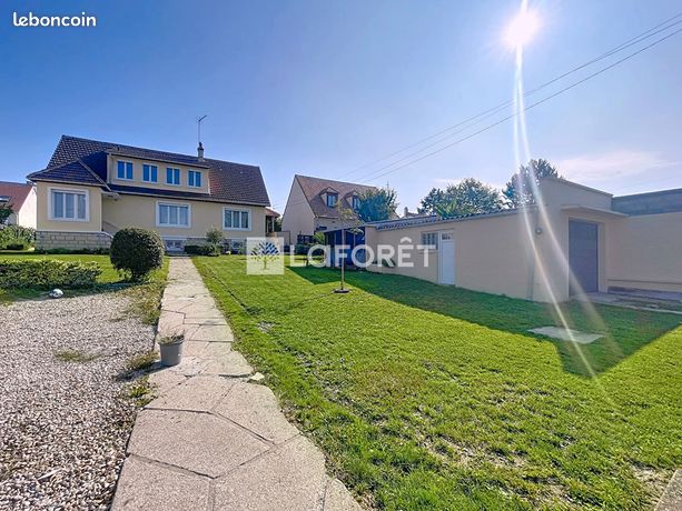 3 bedrooms House in Chaumontel, France No. 359086