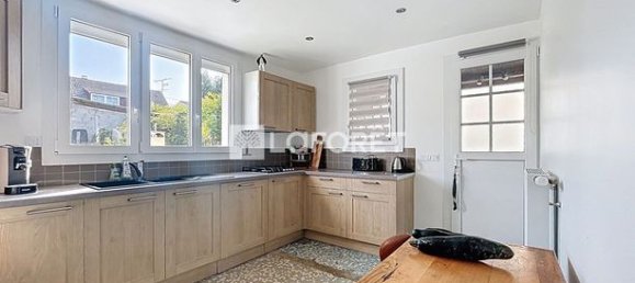 3 bedrooms House in Chaumontel, France No. 359086 9