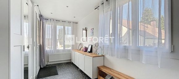 3 bedrooms House in Chaumontel, France No. 359086 3