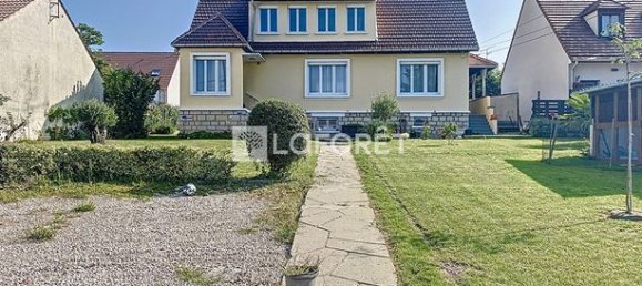 3 bedrooms House in Chaumontel, France No. 359086 2