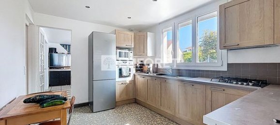 3 bedrooms House in Chaumontel, France No. 359086 10