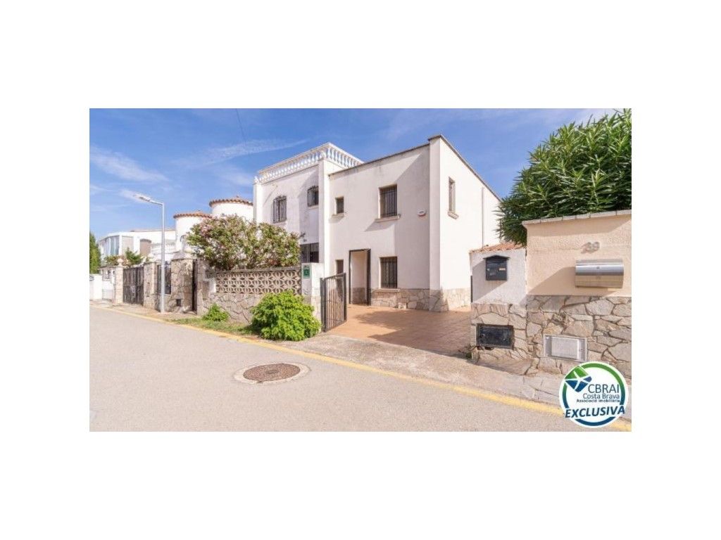 4 bedrooms House in Empuriabrava, Spain No. 196279