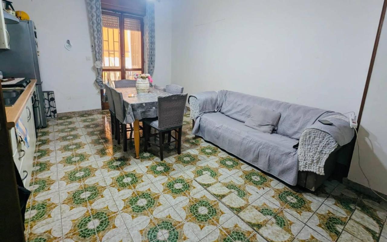 4-salle Appartement à Torre Annunziata, Italy No. 17802