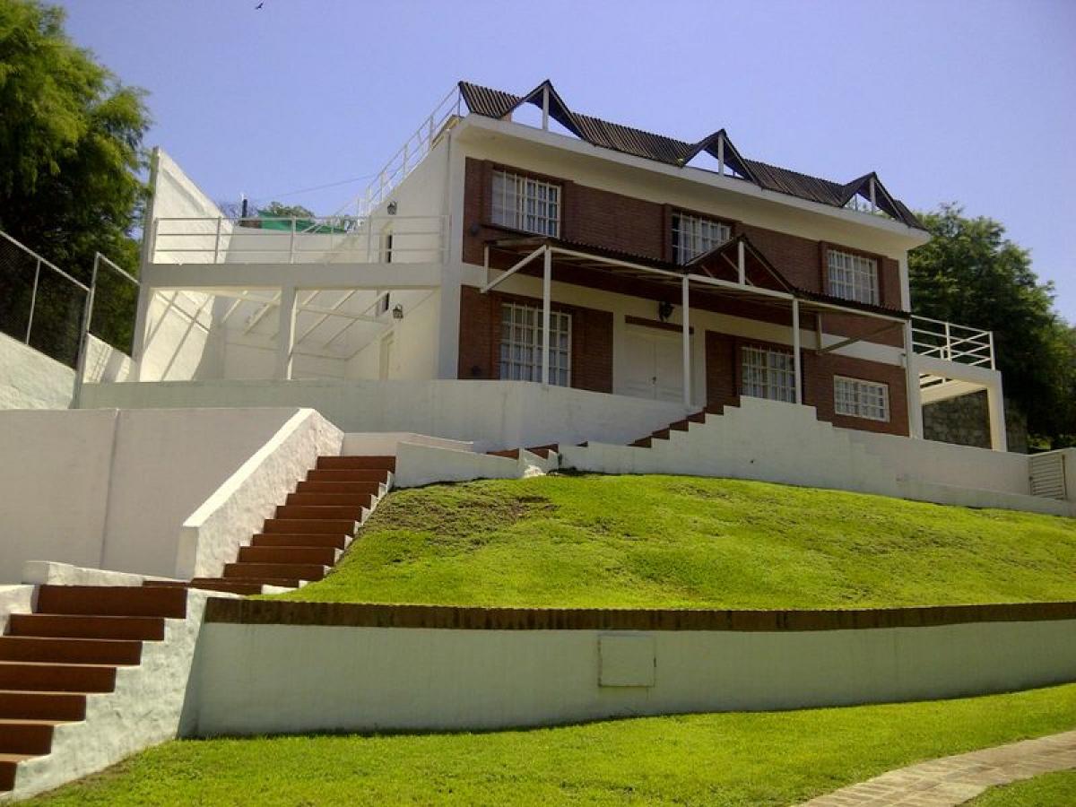 3 bedrooms House in Cordoba, Argentina No. 2440