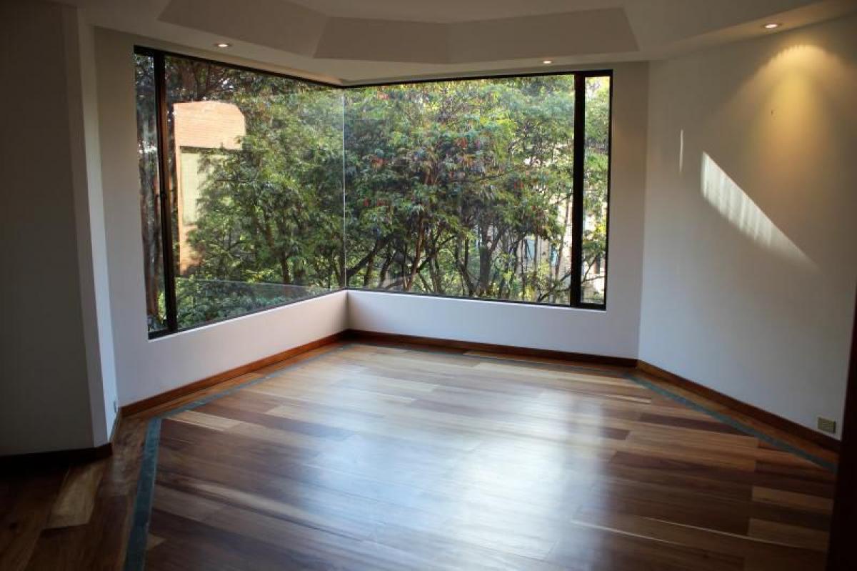 3 bedrooms House in Bogota, Colombia No. 9729