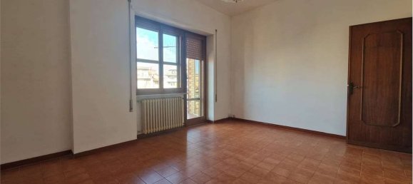 3 bedrooms Apartment in Frosinone, Italy No. 47790 2