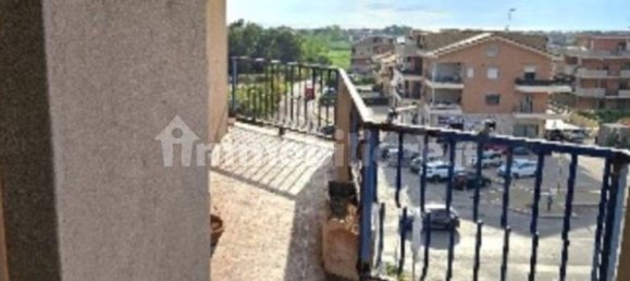 Квартира с 3 спальнями в Ардеа, Италия № 93902 6