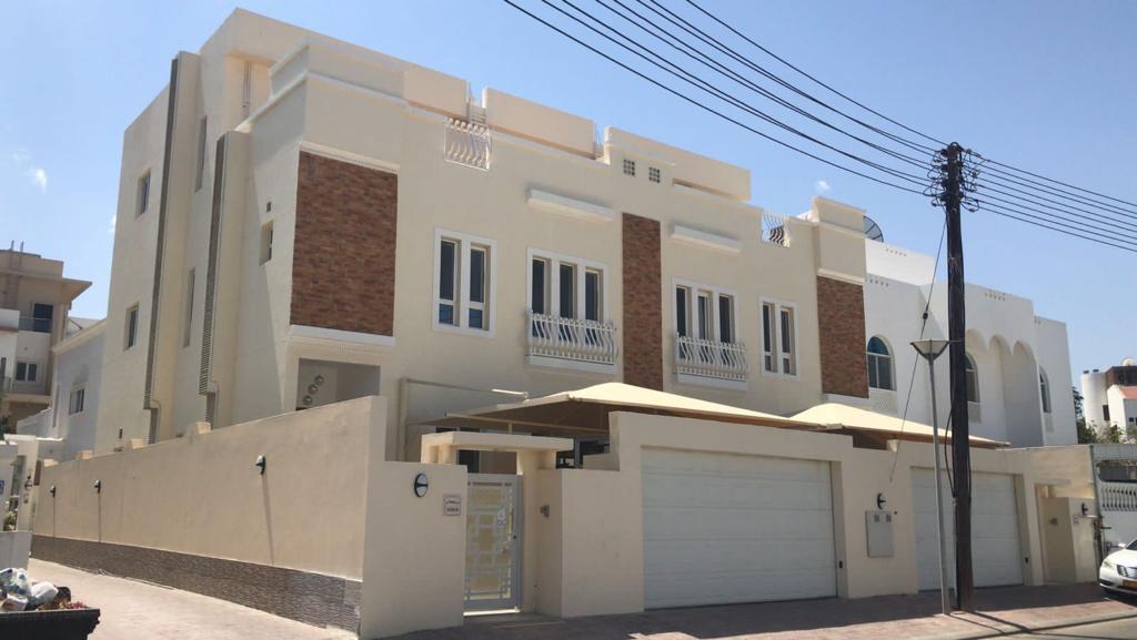 6 bedrooms Villa in Madinat as'Sultan Qaboos, Oman No. 1034