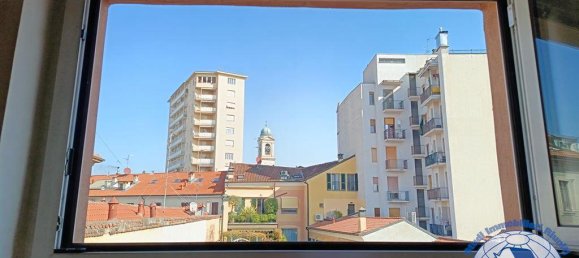 Apartamento de 4 habitaciónes en Monza, Italy No. 26323 17