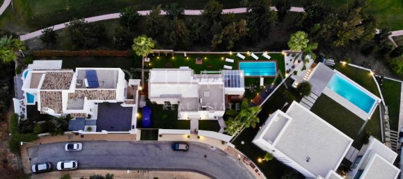 Вилла с 4 спальнями в Малага, Испания № 40973 30