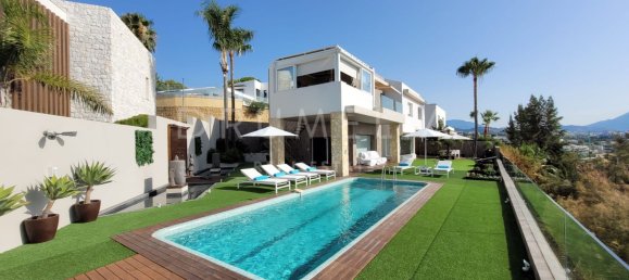 Вилла с 4 спальнями в Малага, Испания № 40973 44