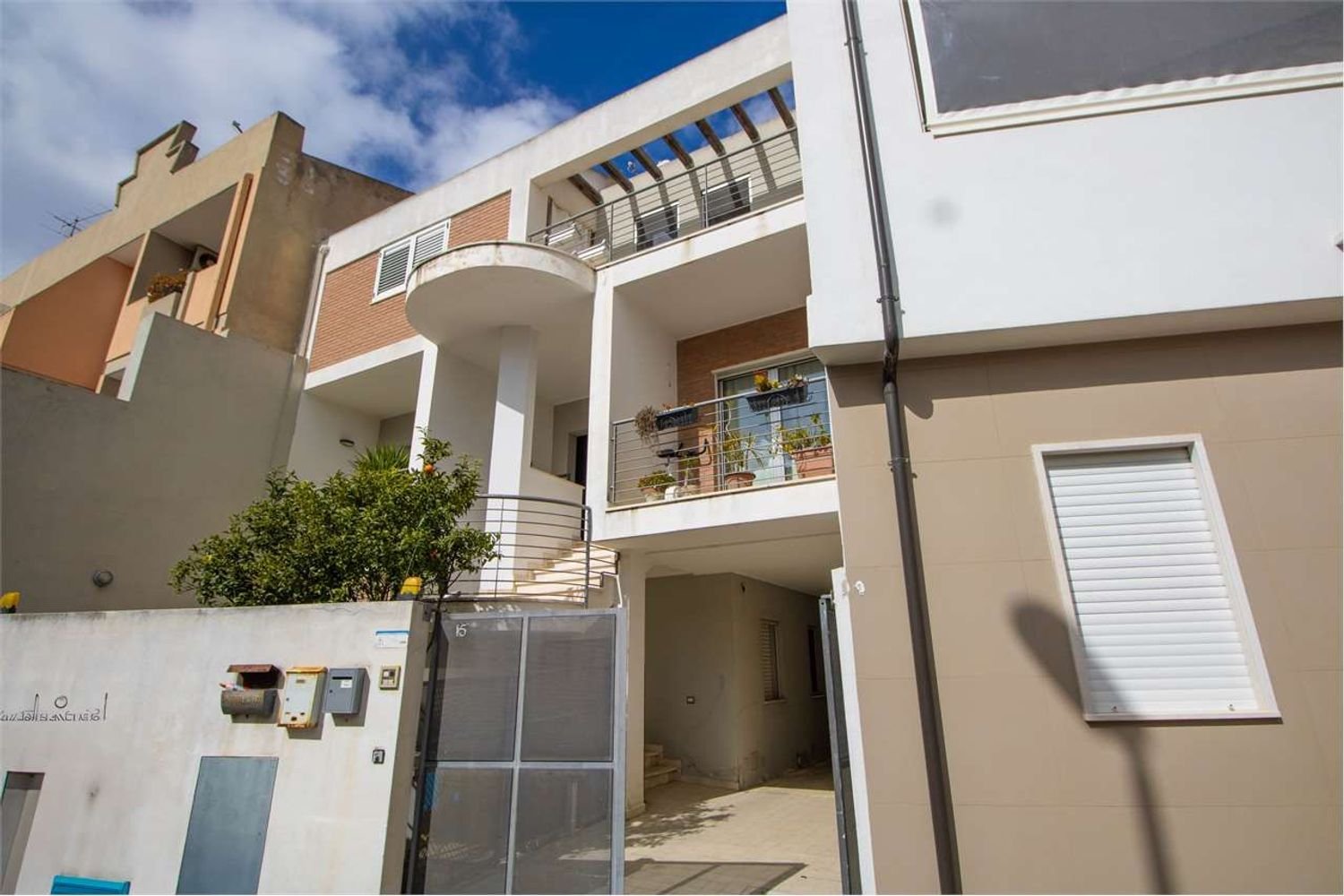 4-salle Duplex à Cagliari, Italy No. 262999