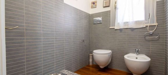 4-salle Duplex à Cagliari, Italy No. 262999 13