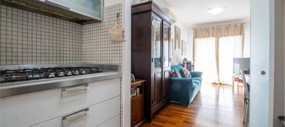 4-salle Duplex à Cagliari, Italy No. 262999 7