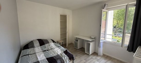 1 bedroom Apartment in Figeac, France No. 300619 4