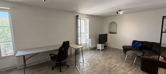 1 bedroom Apartment in Figeac, France No. 300619 2