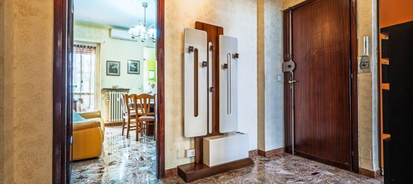 2 bedrooms Apartment in Turin, Italy No. 312837 7