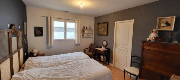 5 bedrooms House in Moncaut, France No. 101869 4