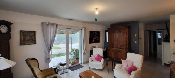 5 bedrooms House in Moncaut, France No. 101869 2