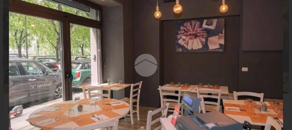 180m² Commercial property in Milan, Italy No. 243102 8