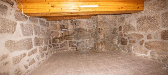 3 bedrooms House in Oliveira do Hospital, Portugal No. 178496 11